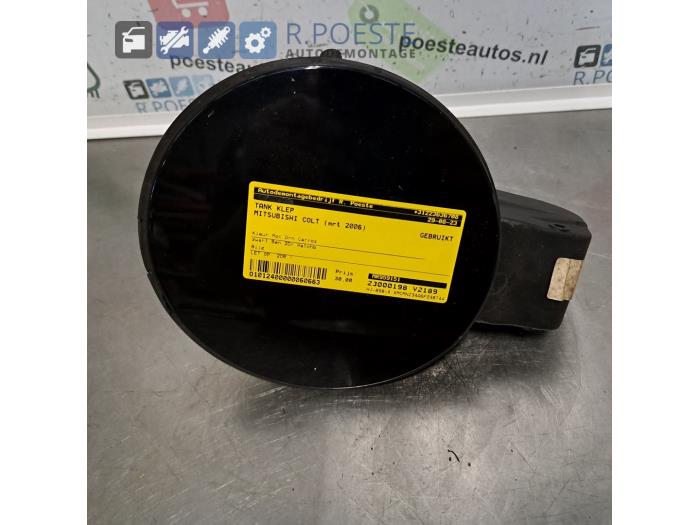 Gebrauchte Tankklappe Mitsubishi Colt (Z2/Z3) 1.3 16V Preis € 20,00 Margenregelung angeboten von Autodemontagebedrijf R. Poeste B.V.