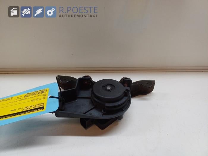 Used Accelerator pedal module Peugeot Partner 2.0 HDI Price € 30,00 Margin scheme offered by Autodemontagebedrijf R. Poeste B.V.