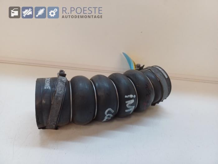 Gebrauchte Intercooler Schlauch Ford Transit Connect (PJ2) 1.5 TDCi ECOnetic Preis € 20,00 Margenregelung angeboten von Autodemontagebedrijf R. Poeste B.V.