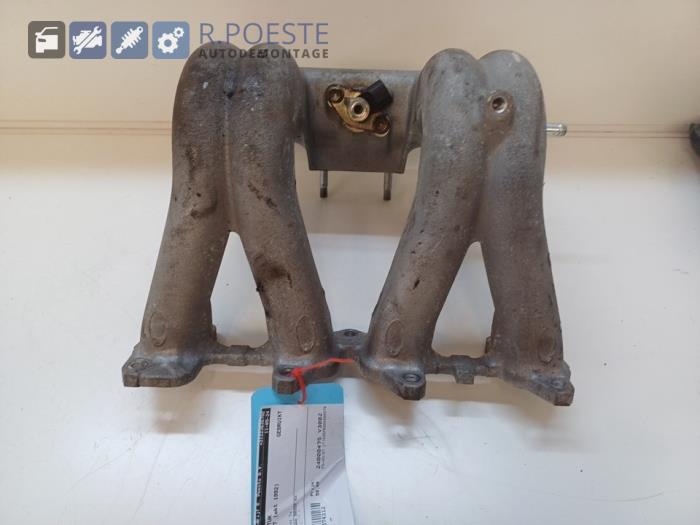 Begagnade Insugsrör Toyota Starlet (EP8/NP8) 1.3 Friend,XLi 12V Pris € 50,00 Marginaltabell erbjuds av Autodemontagebedrijf R. Poeste B.V.