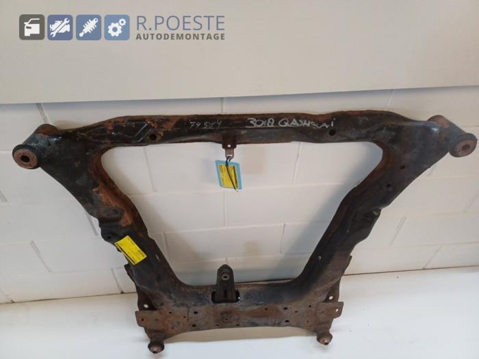 Gebrauchte Unterrahmen Nissan Qashqai (J10) 2.0 16V Preis € 90,00 Margenregelung angeboten von Autodemontagebedrijf R. Poeste B.V.