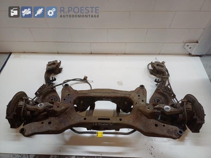 Gebrauchte Hinterachse Vorderradantrieb Nissan Qashqai (J10) 2.0 16V Preis € 200,00 Margenregelung angeboten von Autodemontagebedrijf R. Poeste B.V.