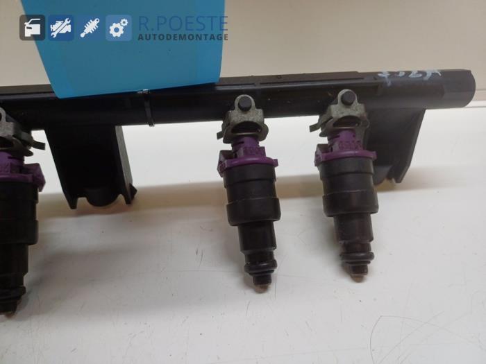 Usagé Système d'injection Renault Clio II (BB/CB) 1.2 Prix € 30,00 Règlement à la marge proposé par Autodemontagebedrijf R. Poeste B.V.