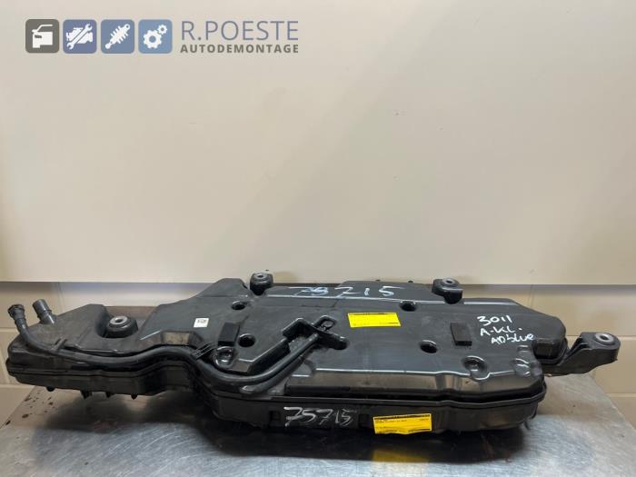 Gebrauchte Adblue Tank Mercedes A (177.0) 1.5 A-180d Preis € 300,00 Margenregelung angeboten von Autodemontagebedrijf R. Poeste B.V.