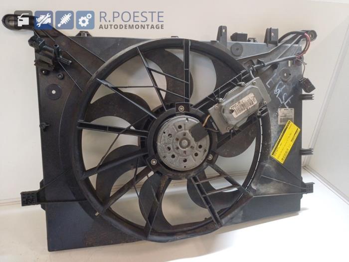 Gebrauchte Kühlerventilator Volvo V70 (SW) 2.4 20V 170 Preis € 30,00 Margenregelung angeboten von Autodemontagebedrijf R. Poeste B.V.