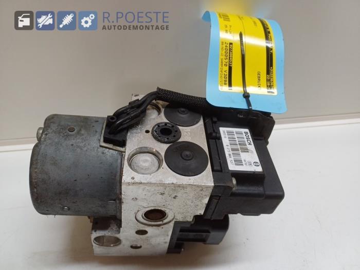 Używane Pompa ABS Rover 25 1.8 16V Steptronic Cena € 25,00 Procedura marży oferowane przez Autodemontagebedrijf R. Poeste B.V.
