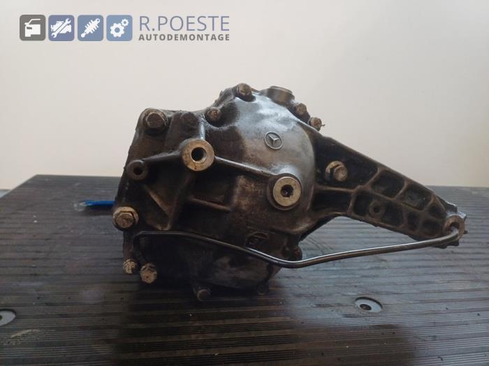 Gebrauchte Differential vorne Mercedes ML I (163) 400 4.0 CDI V8 32V Preis € 125,00 Margenregelung angeboten von Autodemontagebedrijf R. Poeste B.V.