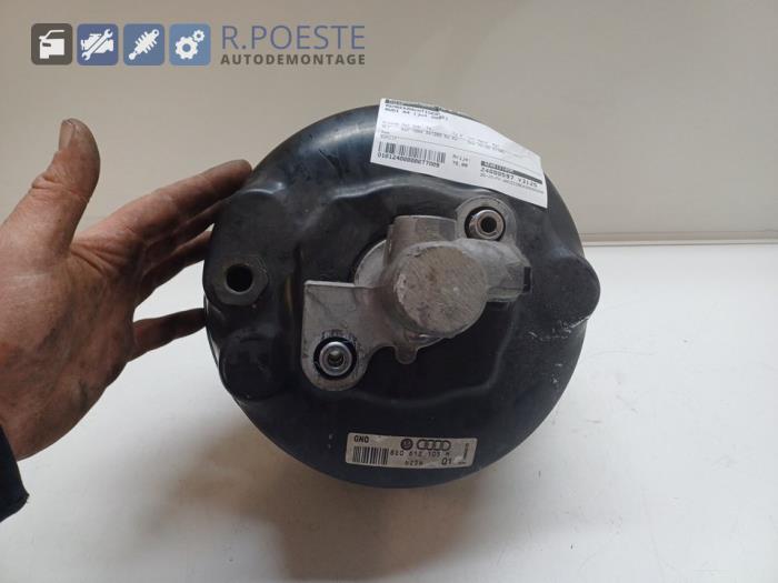 Usagé Servo frein Audi A4 Avant (B6) 2.0 20V Prix € 75,00 Règlement à la marge proposé par Autodemontagebedrijf R. Poeste B.V.