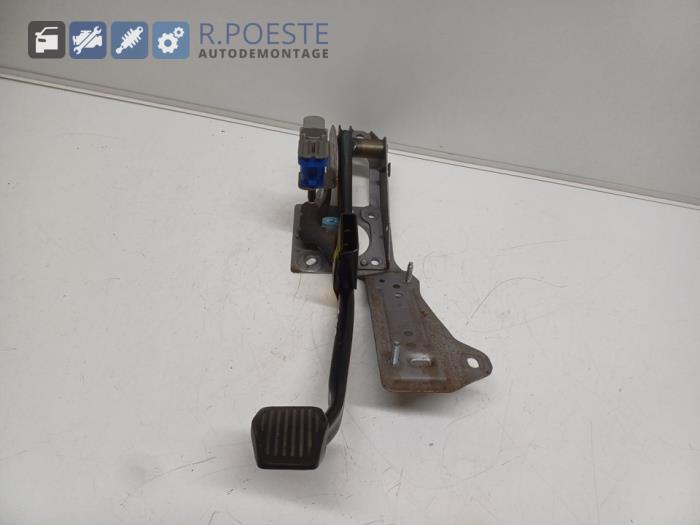 Używane Pedal hamulca Volvo V40 (MV) 2.0 D2 16V Cena € 30,00 Procedura marży oferowane przez Autodemontagebedrijf R. Poeste B.V.