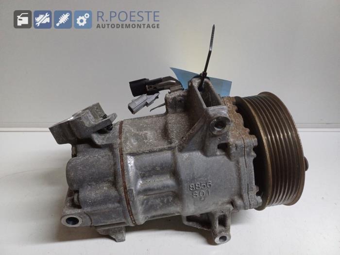 Usagé Pompe clim Renault Clio IV Estate/Grandtour (7R) 0.9 Energy TCE 90 12V Prix € 90,00 Règlement à la marge proposé par Autodemontagebedrijf R. Poeste B.V.