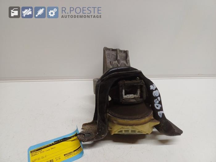 Used Engine mount Renault Clio III (BR/CR) 1.5 dCi FAP Price € 30,00 Margin scheme offered by Autodemontagebedrijf R. Poeste B.V.
