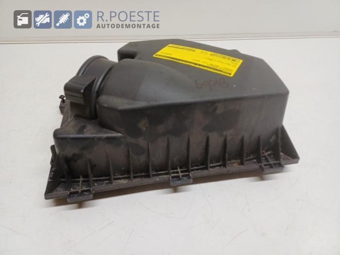 Gebrauchte Luftfiltergehäuse Renault Master III (EV/HV/UV/VA/VB/VD/VF/VG/VJ) 2.3 dCi 135 16V RWD Preis € 20,00 Margenregelung angeboten von Autodemontagebedrijf R. Poeste B.V.