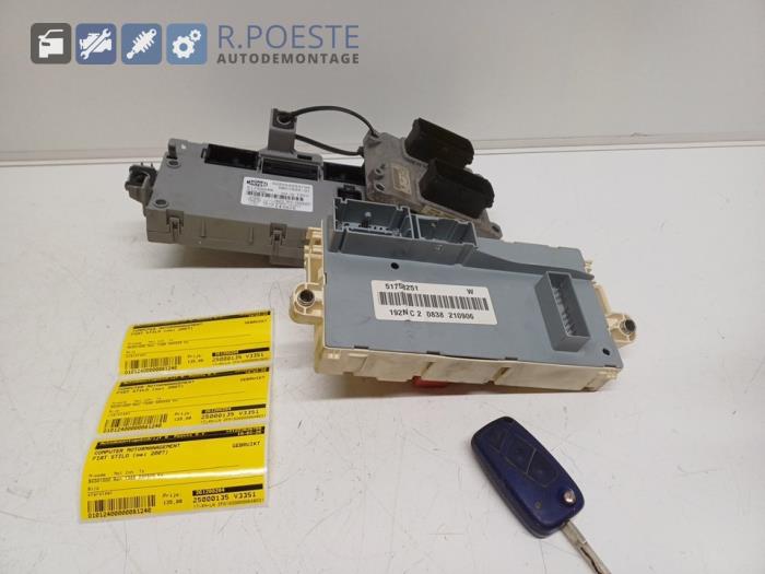 Używane Komputer sterowania silnika Fiat Stilo (192A/B) 1.4 16V Cena € 135,00 Procedura marży oferowane przez Autodemontagebedrijf R. Poeste B.V.