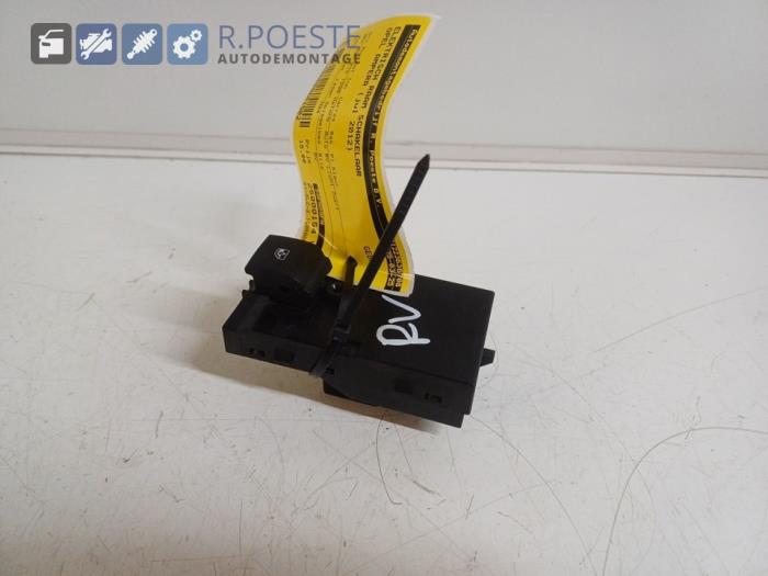 Usados Interruptor de ventanilla eléctrica Opel Ampera 1.4 16V Precio € 15,00 Norma de margen ofrecido por Autodemontagebedrijf R. Poeste B.V.