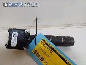 Usados Interruptor de limpiaparabrisas Opel Ampera 1.4 16V Precio € 20,00 Norma de margen ofrecido por Autodemontagebedrijf R. Poeste B.V.
