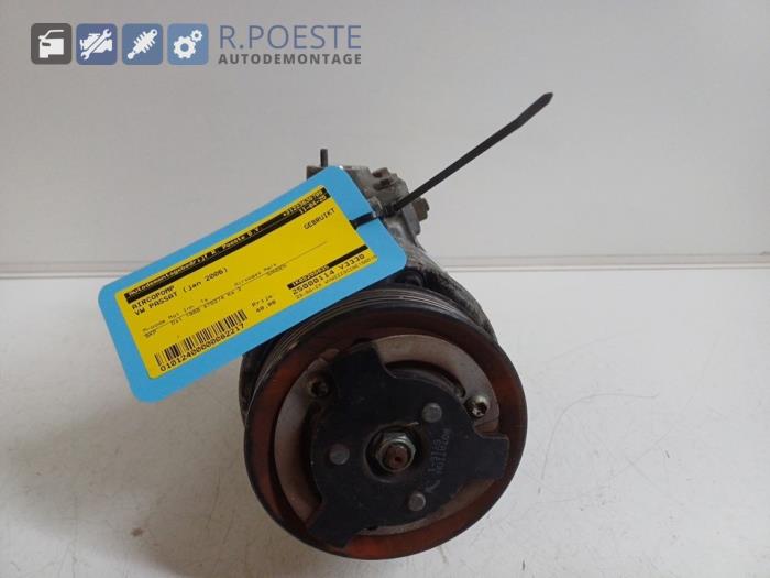 Usagé Pompe clim Volkswagen Passat Variant (3C5) 2.0 TDI 16V 140 Prix € 40,00 Règlement à la marge proposé par Autodemontagebedrijf R. Poeste B.V.