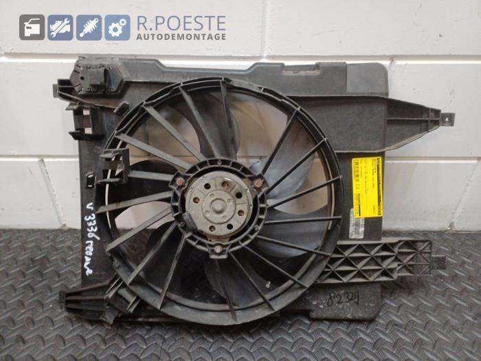 Gebrauchte Kühlerventilator Renault Megane II CC (EM) 2.0 16V Preis € 20,00 Margenregelung angeboten von Autodemontagebedrijf R. Poeste B.V.