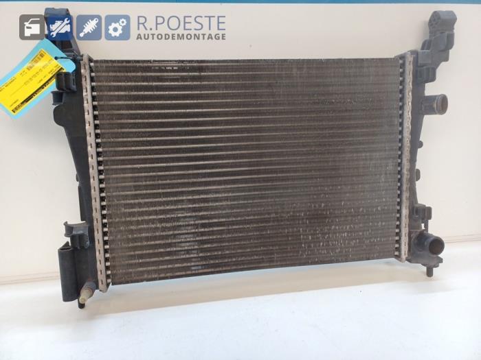 Usagé Radiateur Opel Corsa D 1.0 Prix € 20,00 Règlement à la marge proposé par Autodemontagebedrijf R. Poeste B.V.