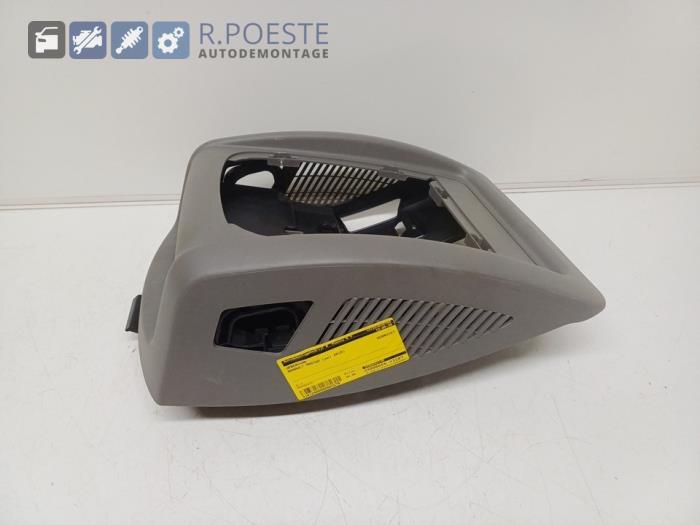 Begagnade Förvaringsfack Renault Master III (EV/HV/UV/VA/VB/VD/VF/VG/VJ) 2.3 dCi 135 16V RWD Pris € 20,00 Marginaltabell erbjuds av Autodemontagebedrijf R. Poeste B.V.