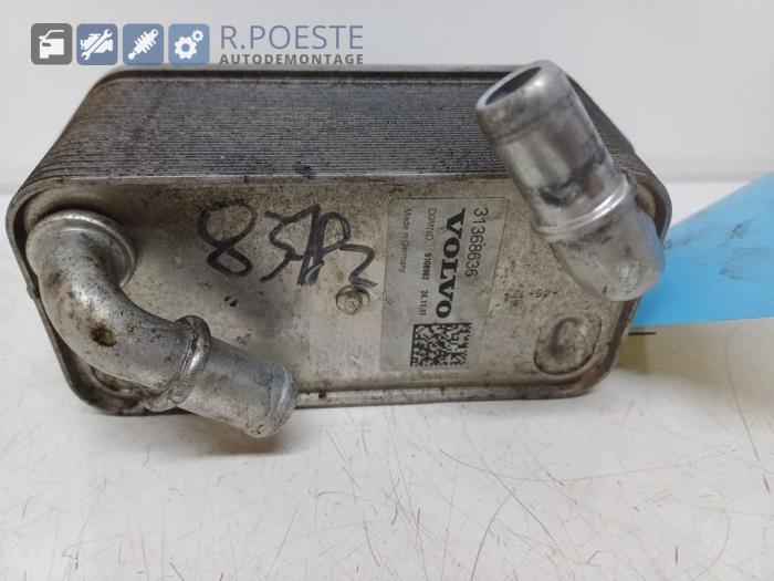 Gebrauchte Ölkühler Volvo V40 (MV) 2.0 D2 16V Preis € 30,00 Margenregelung angeboten von Autodemontagebedrijf R. Poeste B.V.