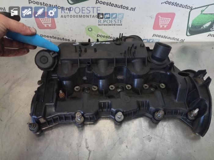 Gebrauchte Ventildeckel Landrover Discovery III (LAA/TAA) 2.7 TD V6 Preis € 50,00 Margenregelung angeboten von Autodemontagebedrijf R. Poeste B.V.