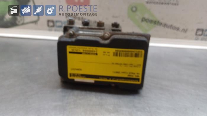 Pompe ABS d'un Volkswagen Polo IV (9N1/2/3) 1.4 16V 2007
