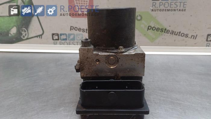 Pompe ABS d'un Volkswagen Polo IV (9N1/2/3) 1.4 16V 2007