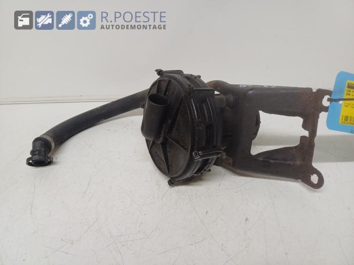 Używane Pompa EGR BMW 3 serie (E46/4) 316i Cena € 30,00 Procedura marży oferowane przez Autodemontagebedrijf R. Poeste B.V.