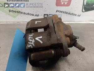 Usagé Etrier de frein (pince) avant gauche Renault Twingo II (CN) 1.2 16V Prix € 36,30 Prix TTC proposé par Autodemontagebedrijf R. Poeste B.V.