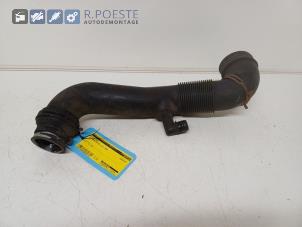 Usagé Tuyau turbo Volkswagen Transporter T5 1.9 TDi Prix € 30,00 Règlement à la marge proposé par Autodemontagebedrijf R. Poeste B.V.