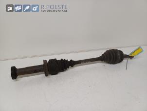 Usagé Cardan droit (transmission) Volkswagen Transporter T5 1.9 TDi Prix € 40,00 Règlement à la marge proposé par Autodemontagebedrijf R. Poeste B.V.