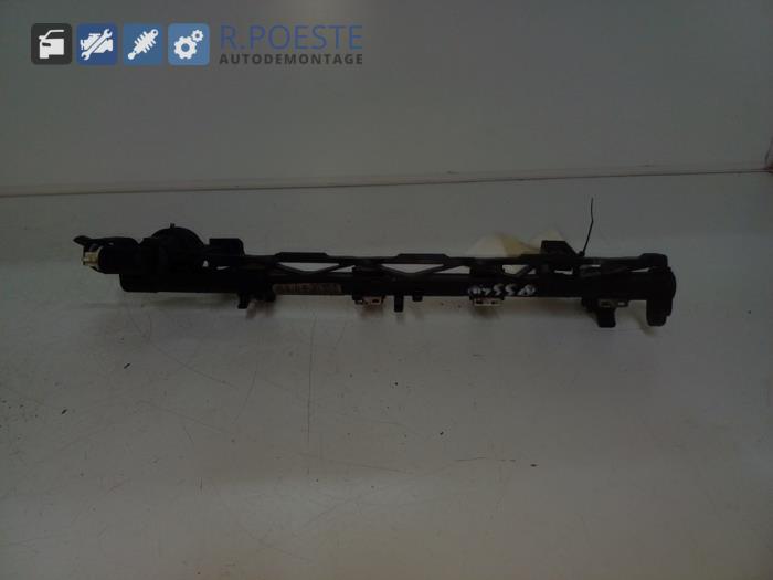 Usagé Système d'injection Ford Focus 2 Wagon 1.6 16V Prix € 30,00 Règlement à la marge proposé par Autodemontagebedrijf R. Poeste B.V.