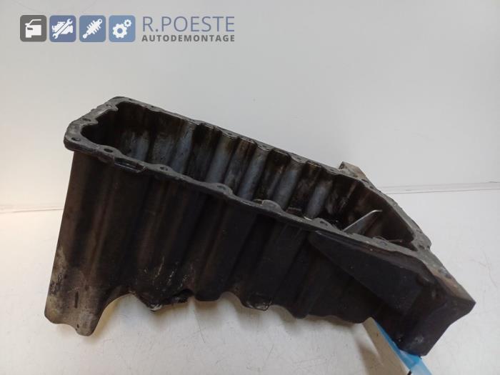 Used Sump Volkswagen Crafter 2.0 TDI 16V Price € 70,00 Margin scheme offered by Autodemontagebedrijf R. Poeste B.V.