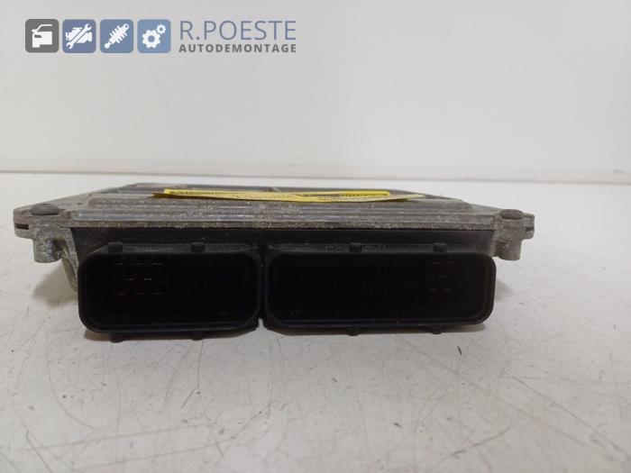 Used Engine management computer Volkswagen Golf IV Variant (1J5) 1.6 Price € 40,00 Margin scheme offered by Autodemontagebedrijf R. Poeste B.V.