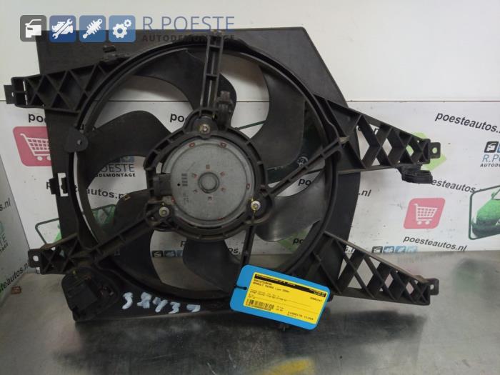 Gebrauchte Kühlerventilator Renault Twingo II (CN) 1.2 Preis € 20,00 Margenregelung angeboten von Autodemontagebedrijf R. Poeste B.V.