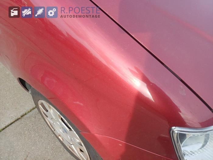 Używane Blotnik prawy przód Fiat Idea (350AX) 1.4 16V Cena € 50,00 Procedura marży oferowane przez Autodemontagebedrijf R. Poeste B.V.