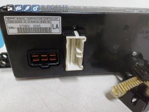 Värmekontrollpanel från en Chevrolet Captiva (C100) 2.4 16V 4x2 2008