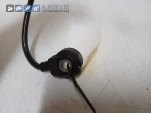 Klopfsensor van een Chevrolet Captiva (C100) 2.4 16V 4x2 2008