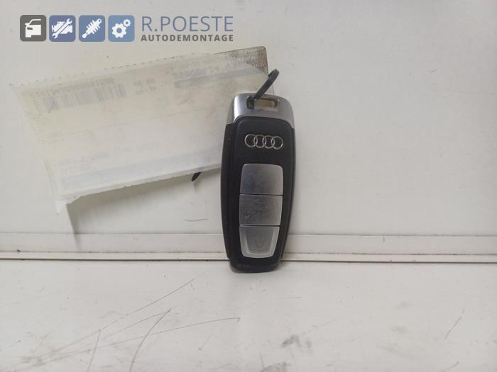 Używane Klucz Audi e-tron Sportback (GEA) 55 Cena € 40,00 Procedura marży oferowane przez Autodemontagebedrijf R. Poeste B.V.