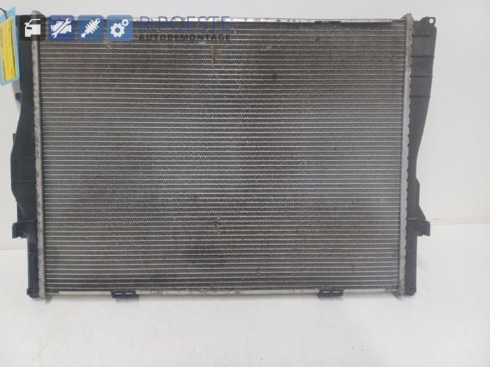 Gebrauchte Kühler BMW 3 serie (E90) 325i 24V Preis € 30,00 Margenregelung angeboten von Autodemontagebedrijf R. Poeste B.V.