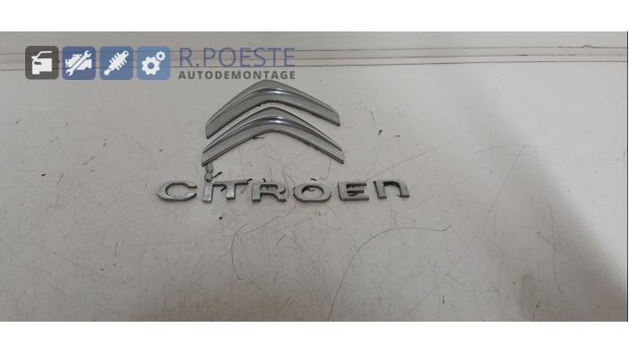 Używane Emblemat Citroen C3 (SC) 1.4 16V VTi Cena € 20,00 Procedura marży oferowane przez Autodemontagebedrijf R. Poeste B.V.