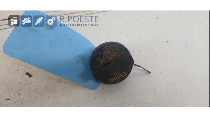 Gebrauchte Ölkappe Suzuki Swift (ZA/ZC/ZD1/2/3/9) 1.3 VVT 16V Preis € 10,00 Margenregelung angeboten von Autodemontagebedrijf R. Poeste B.V.