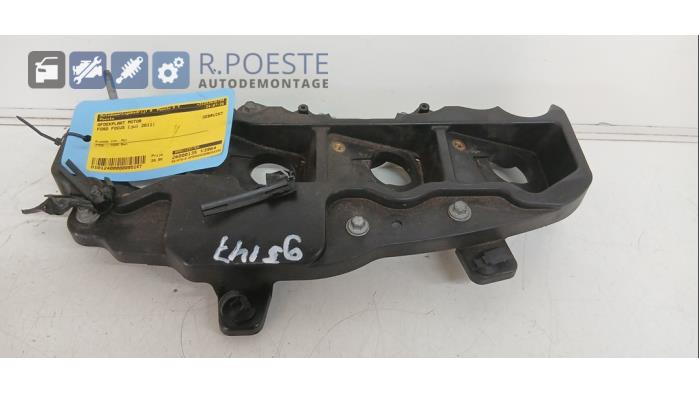 Gebrauchte Abdeckblech Motor Ford Focus Preis € 20,00 Margenregelung angeboten von Autodemontagebedrijf R. Poeste B.V.