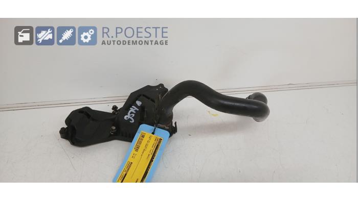 Usagé Ventilation carter Ford Focus Prix € 20,00 Règlement à la marge proposé par Autodemontagebedrijf R. Poeste B.V.
