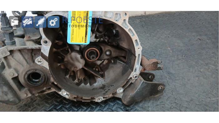 Getriebe van een Kia Rio II (DE) 1.4 16V 2008