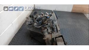 Getriebe van een Kia Rio II (DE) 1.4 16V 2008