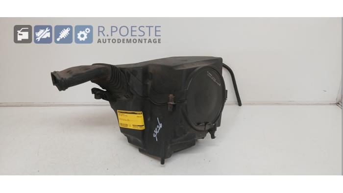 Begagnade Luftfilterhus Ford Focus 2 Wagon 1.6 16V Pris € 20,00 Marginaltabell erbjuds av Autodemontagebedrijf R. Poeste B.V.