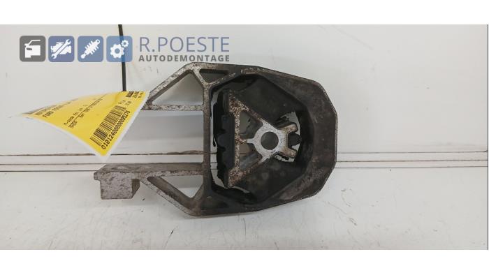 Used Engine mount Ford Focus 2 Wagon 1.6 16V Price € 15,00 Margin scheme offered by Autodemontagebedrijf R. Poeste B.V.