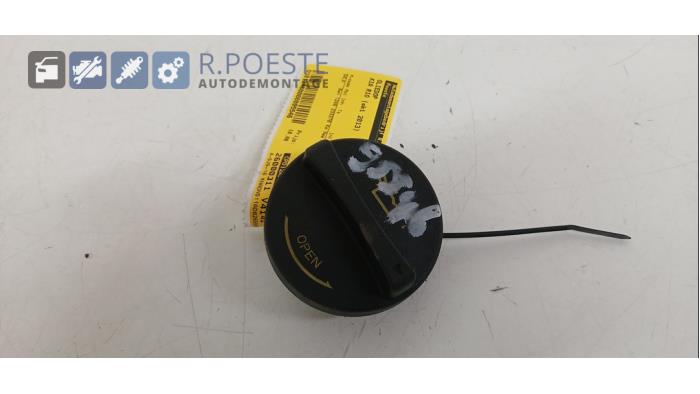 Gebrauchte Ölkappe Kia Rio III (UB) 1.2 CVVT 16V Preis € 10,00 Margenregelung angeboten von Autodemontagebedrijf R. Poeste B.V.