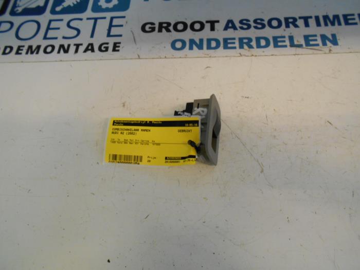 Usados Interruptor combinado de ventanillas Audi A2 (8Z0) 1.4 16V Precio € 20,00 Norma de margen ofrecido por Autodemontagebedrijf R. Poeste B.V.